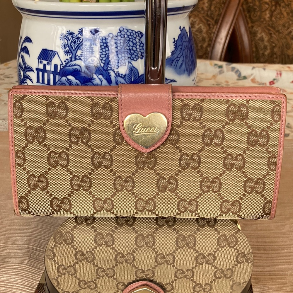 Gucci bifold long Wallet Pink/ Beige